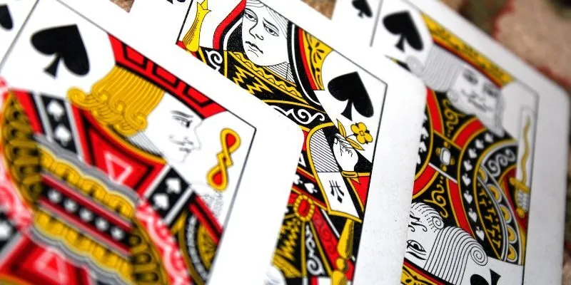 Bài Ba Cây là Gì? Khám Phá Chiến Thuật Và Bí Quyết Hiệu Quả 3 Khám phá quy tắc căn bản ở bài ba cây là gì